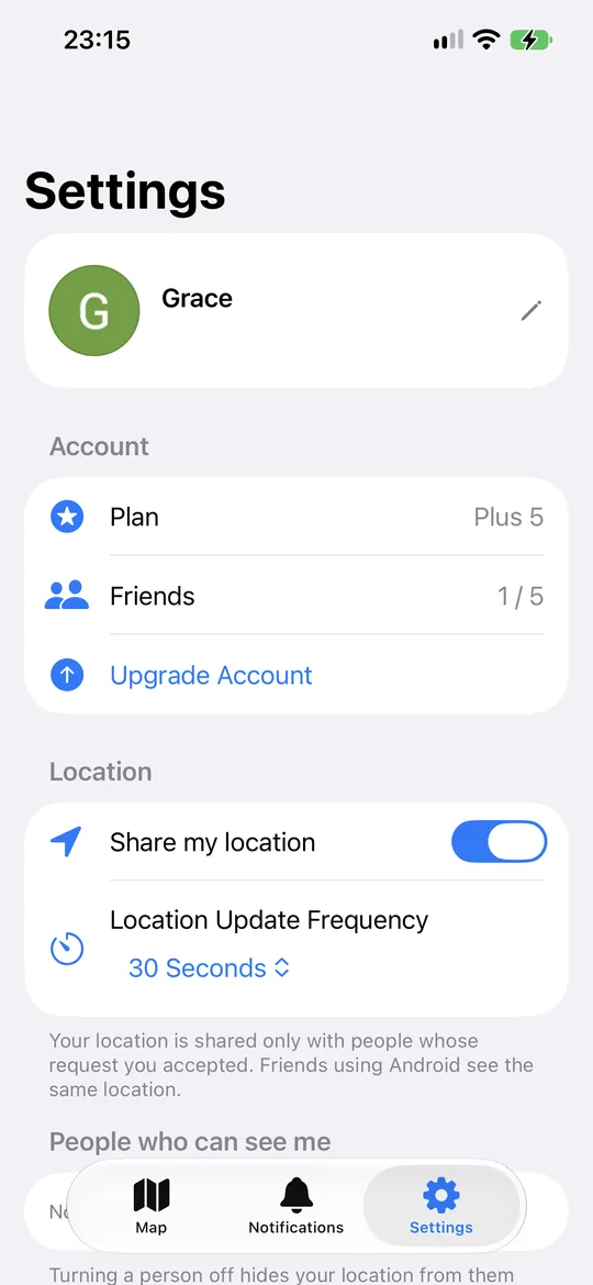 Impostazioni iPhone: righe Piano e Amici, Aggiorna account, interruttore Condividi la mia posizione e frequenza di aggiornamento