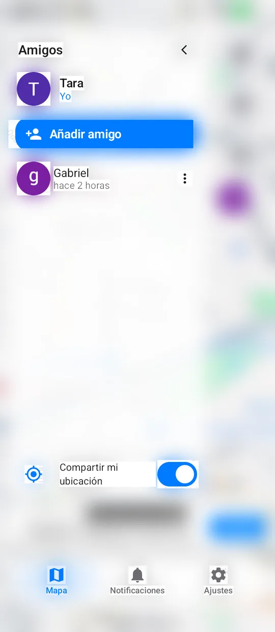 Barra de amigos desplegada: botón Añadir amigo, la fila de un amigo y abajo el interruptor Compartir mi ubicación