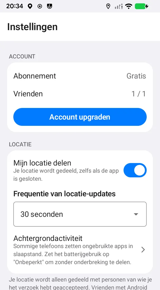 Android-instellingen: regels Abonnement en Vrienden, Account upgraden, schakelaar Mijn locatie delen, updatefrequentie en de regel Achtergrondactiviteit